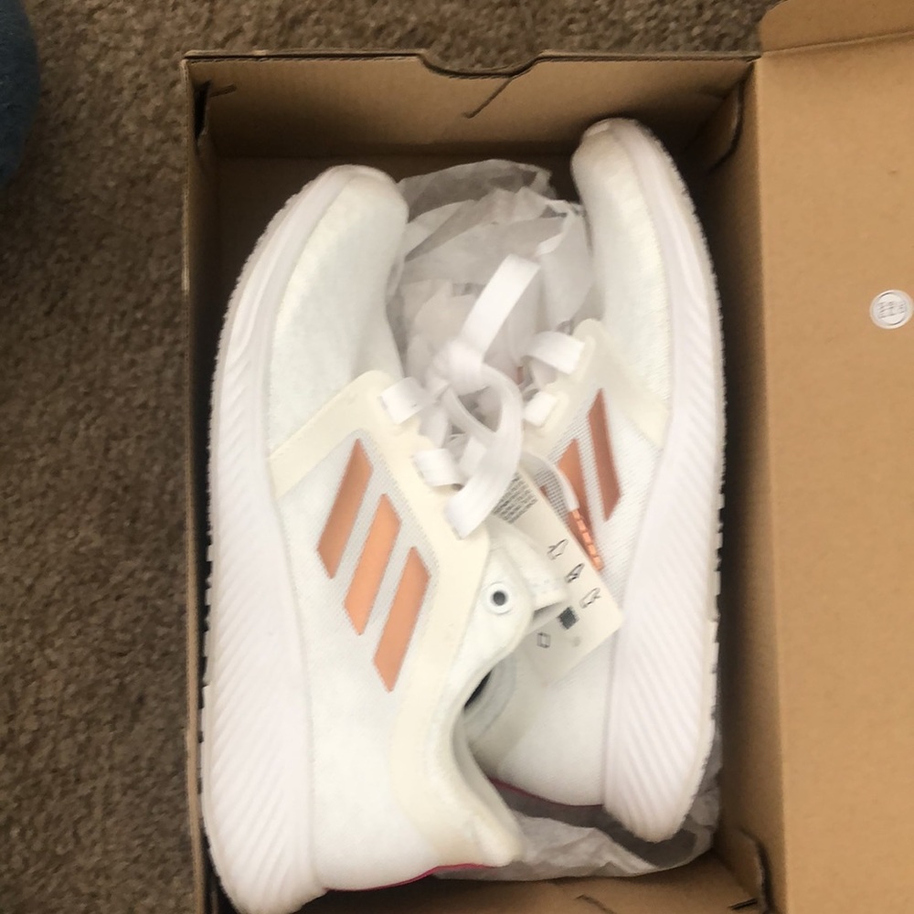 NWT ADIDAS SNEAKERS